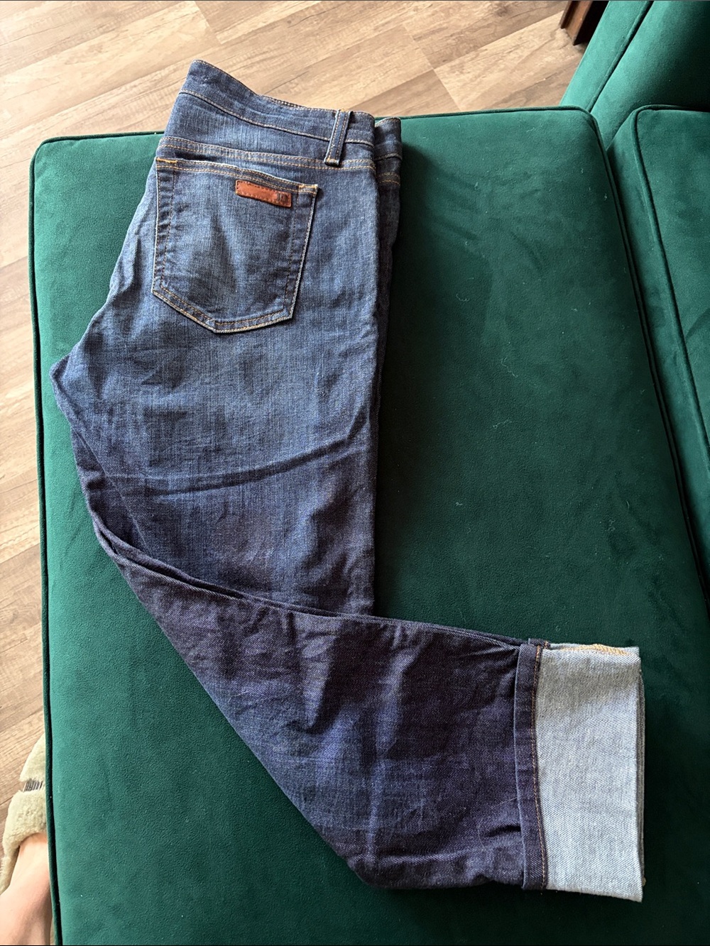 Women’s cropped indigo Joe’s Jeans